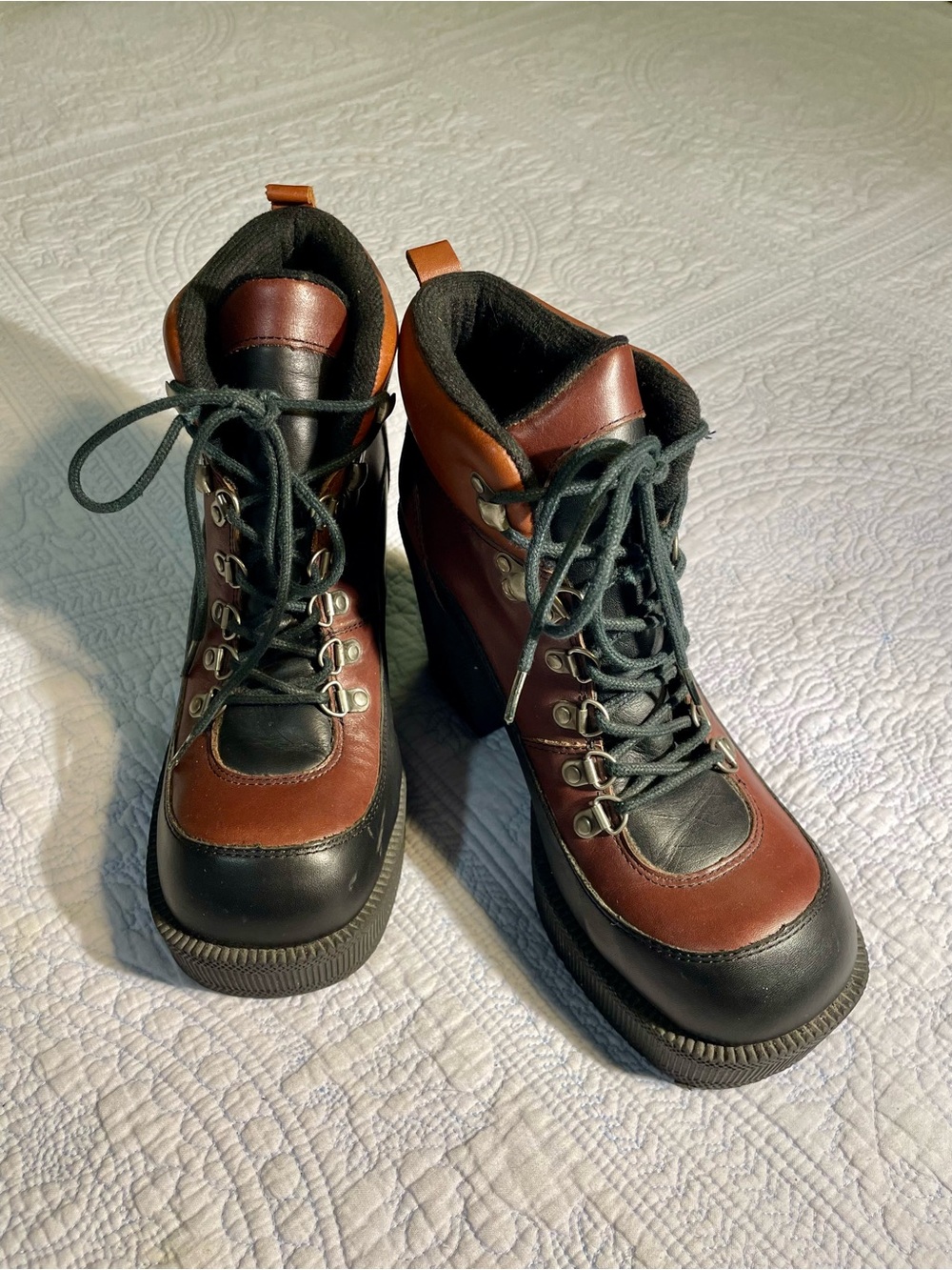 Ladies Vintage Leather Two-Tone Brown & Black Lace-Up Lug Heels Hiking Boots